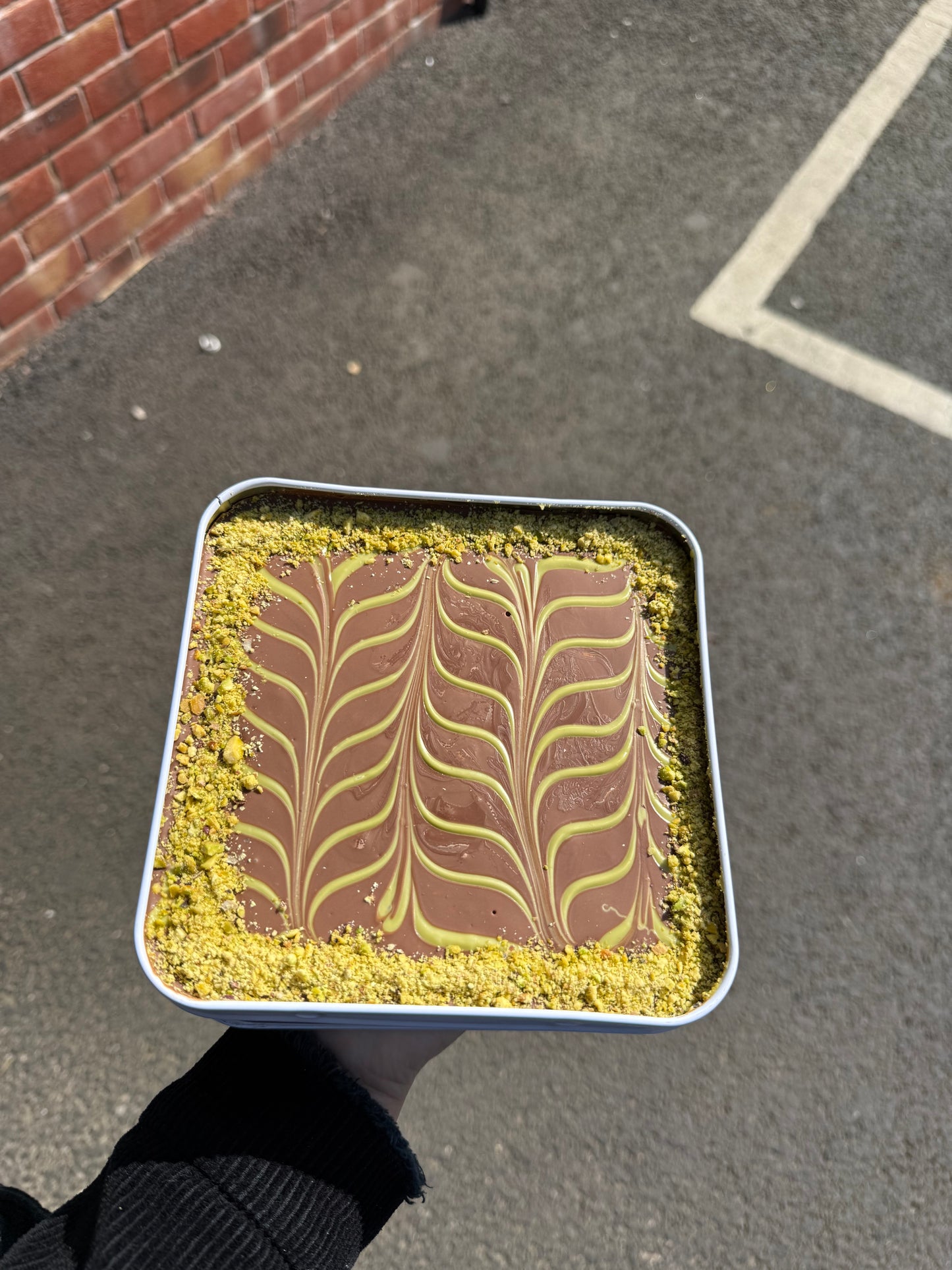LARGE PISTACHIO KNAFEH BROWNIE TIN