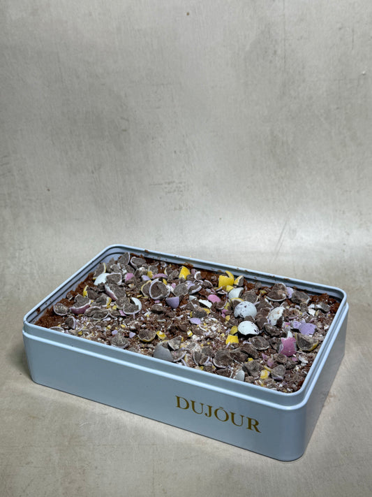 Viral Mini Egg Crunch Cake Tin