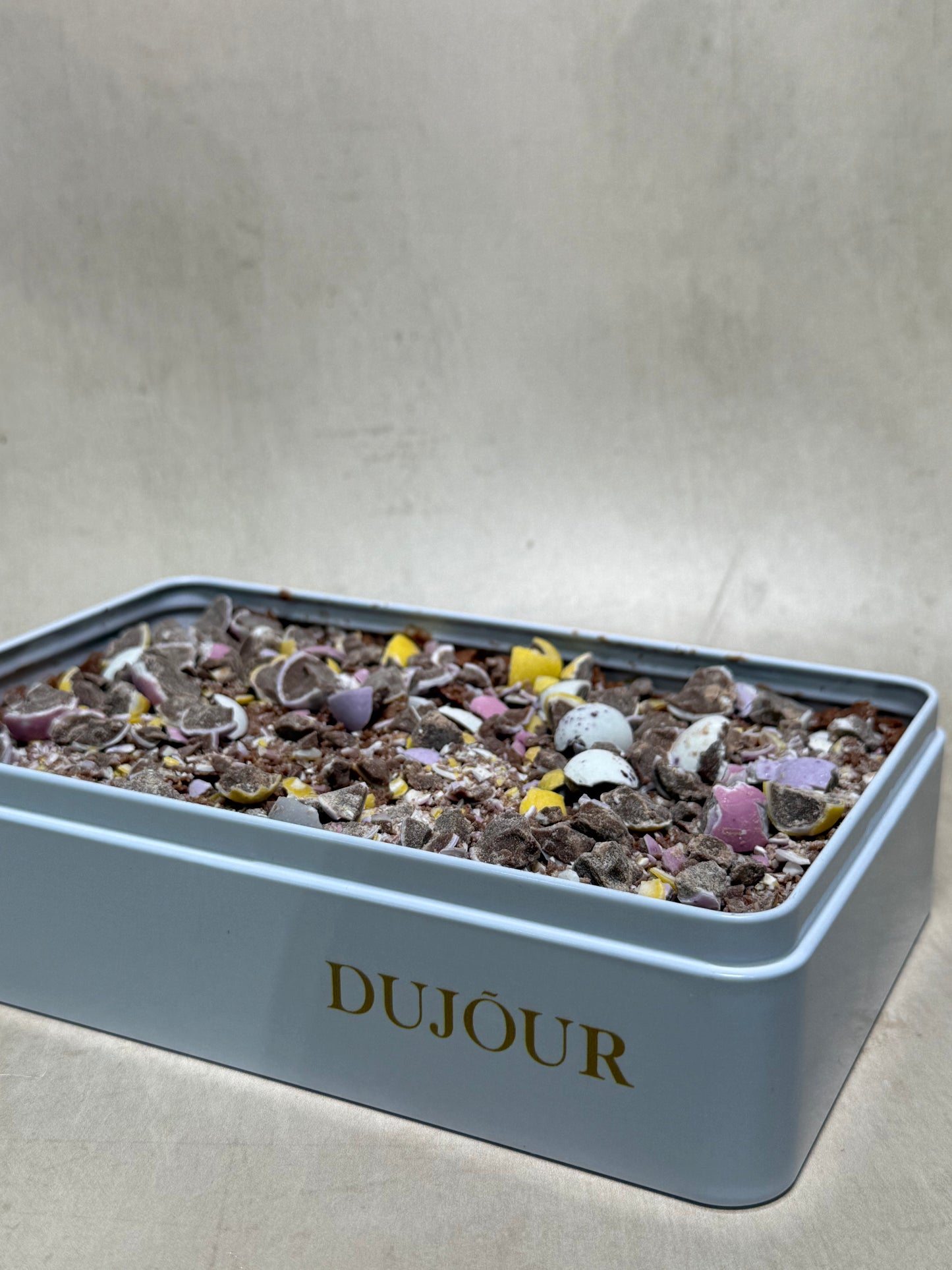 Viral Mini Egg Crunch Cake Tin