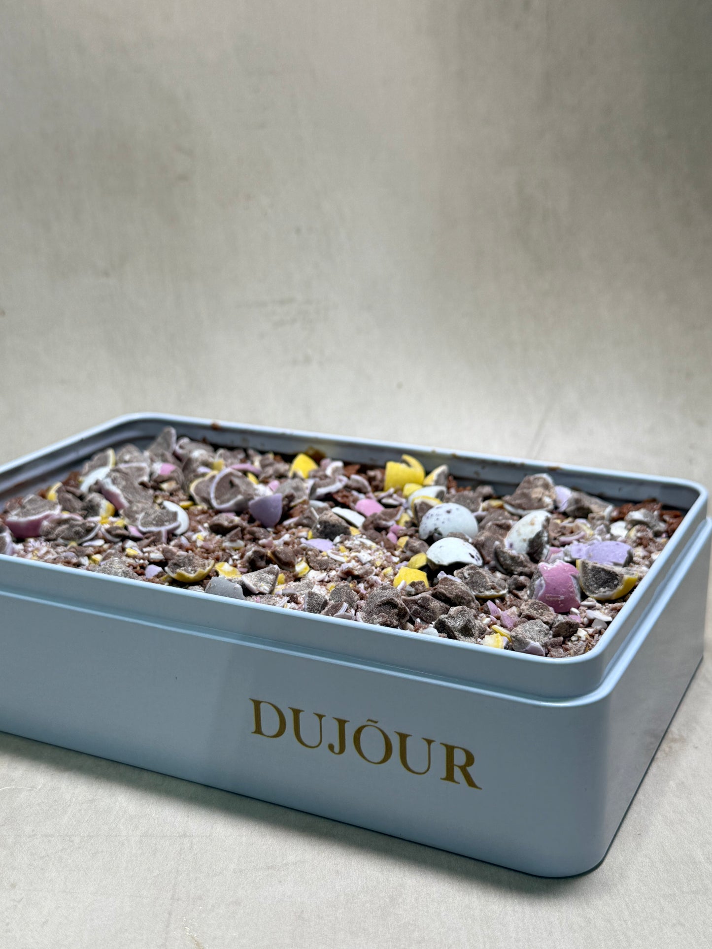 Viral Mini Egg Crunch Cake Tin