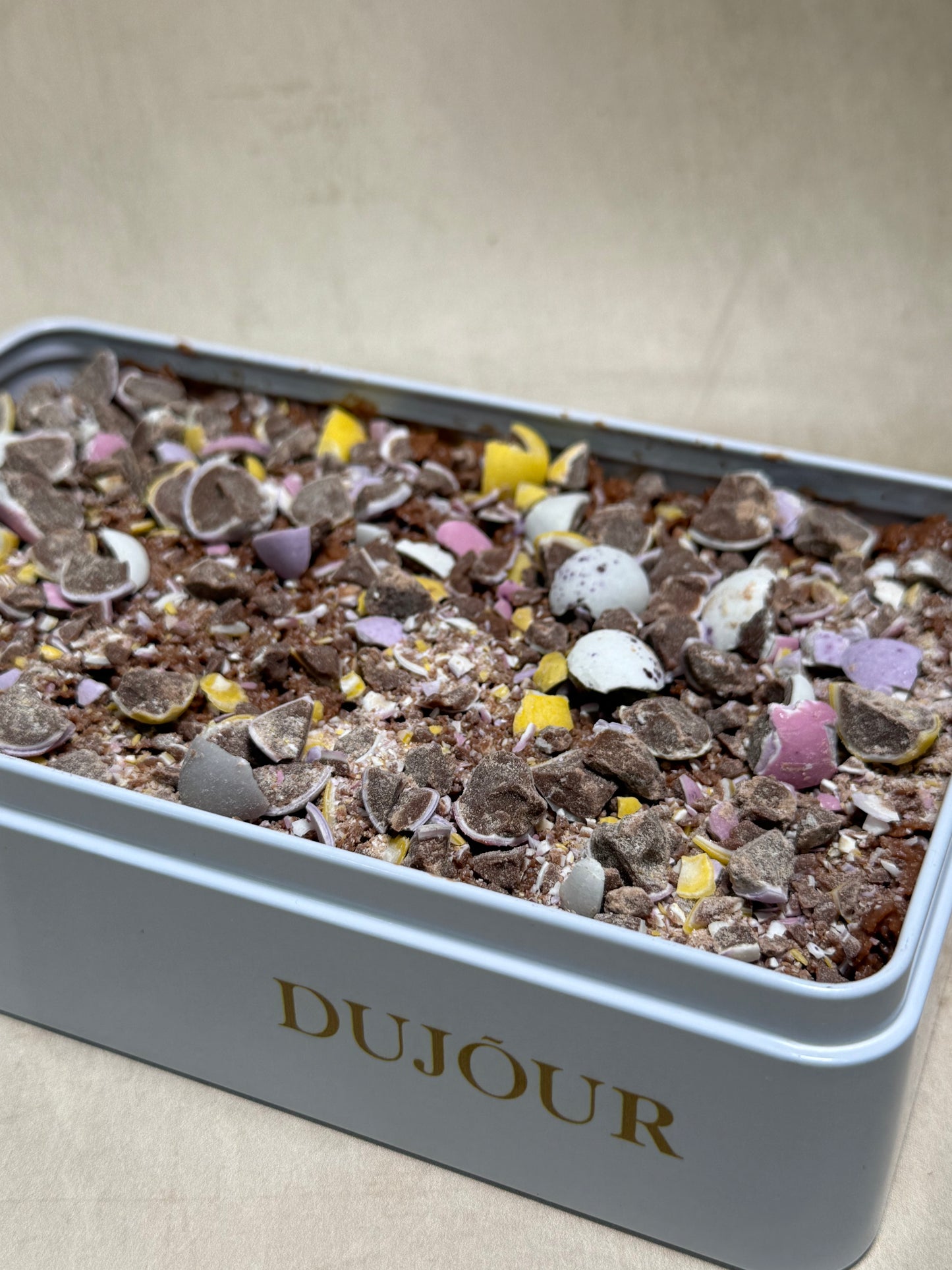 Viral Mini Egg Crunch Cake Tin